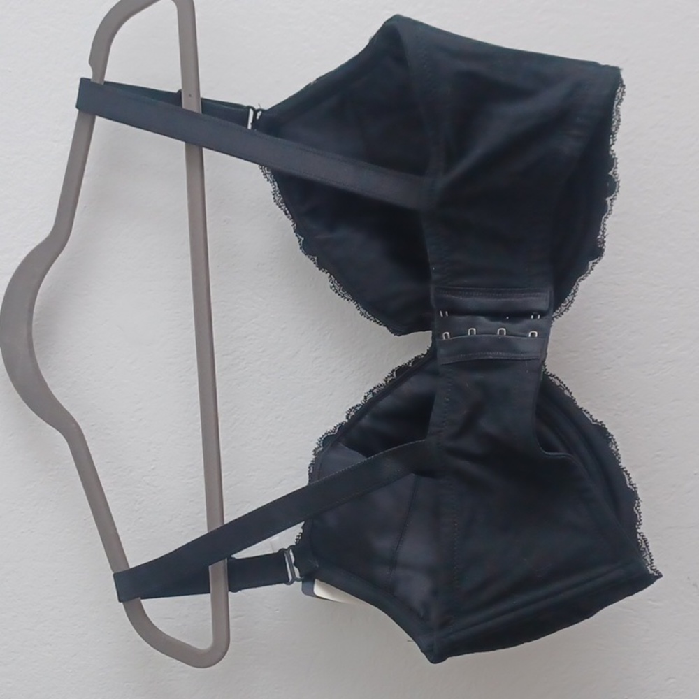Black Lace Underwire Bra - Picture 4 of 7